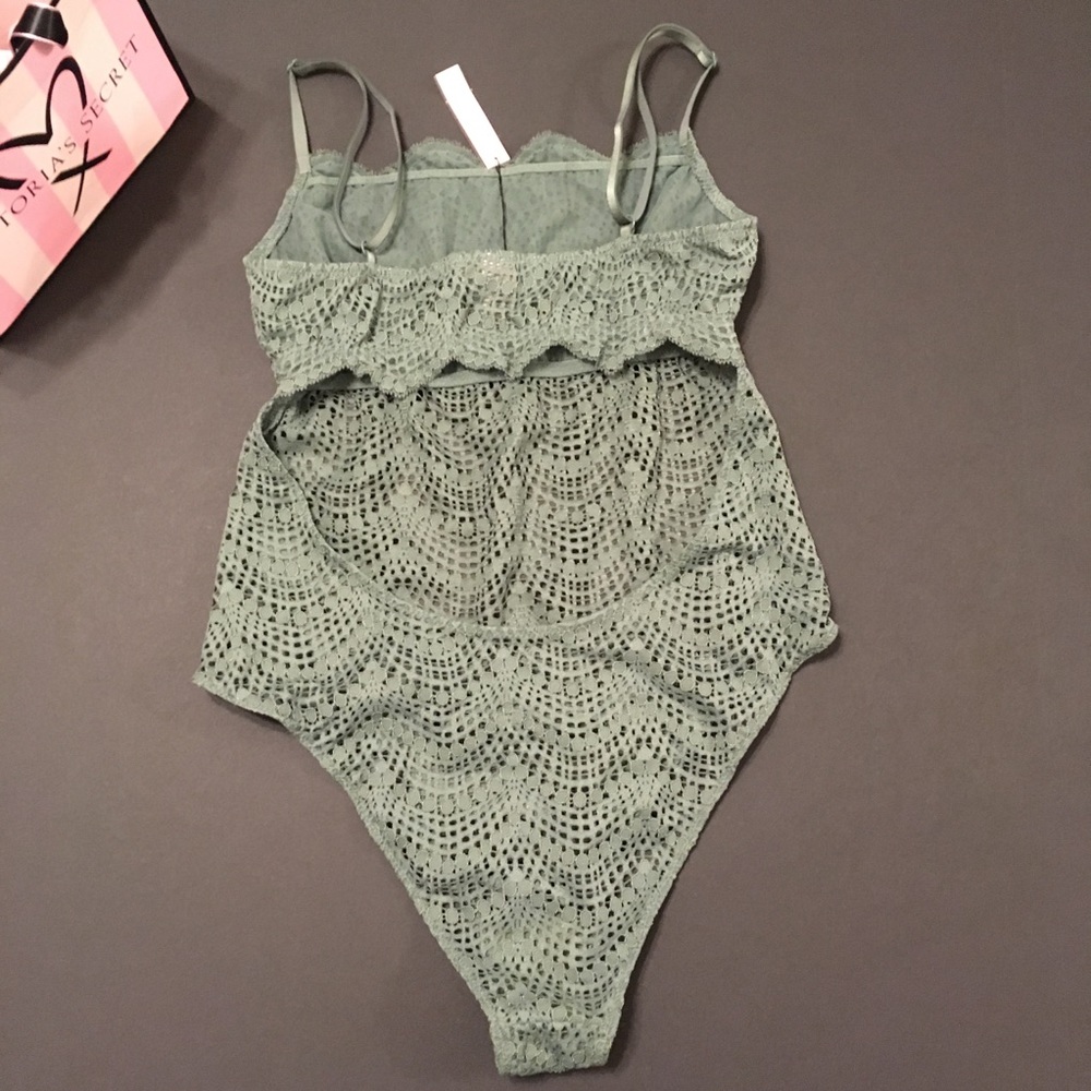 VS Scalloped Lace BodySuit - Green - Picture 5 of 6